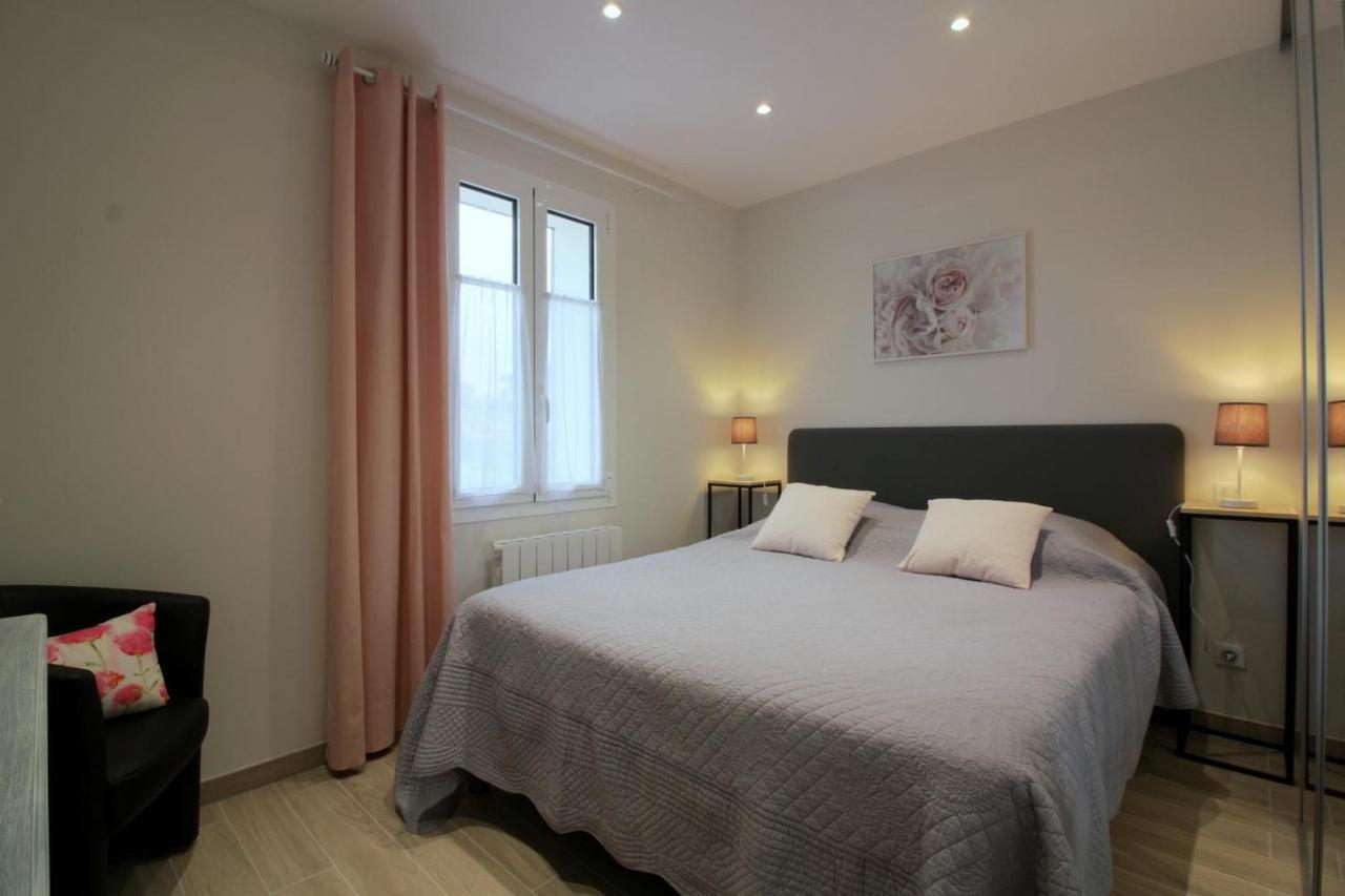 Les Raisins Du Bonheur Bed & Breakfast Puisseguin Екстериор снимка
